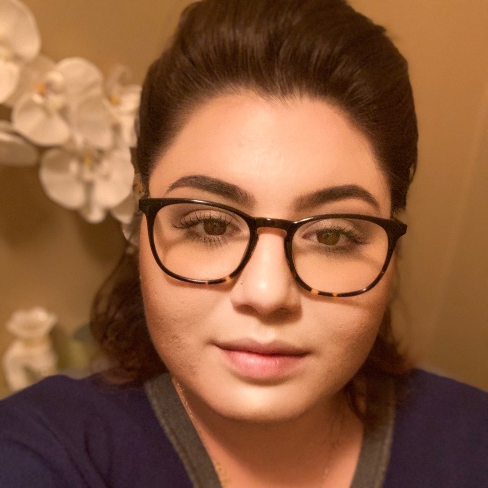 Meet your Posher, Ebru